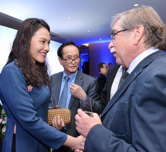 General Director of Times Square Vietnam Ms. Truong Hue Van welcomes international guests.